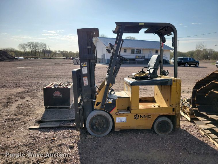 image for item EA2420 Caterpillar E5000-AC forklift