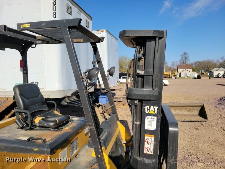 image for item EA2420 Caterpillar E5000-AC forklift