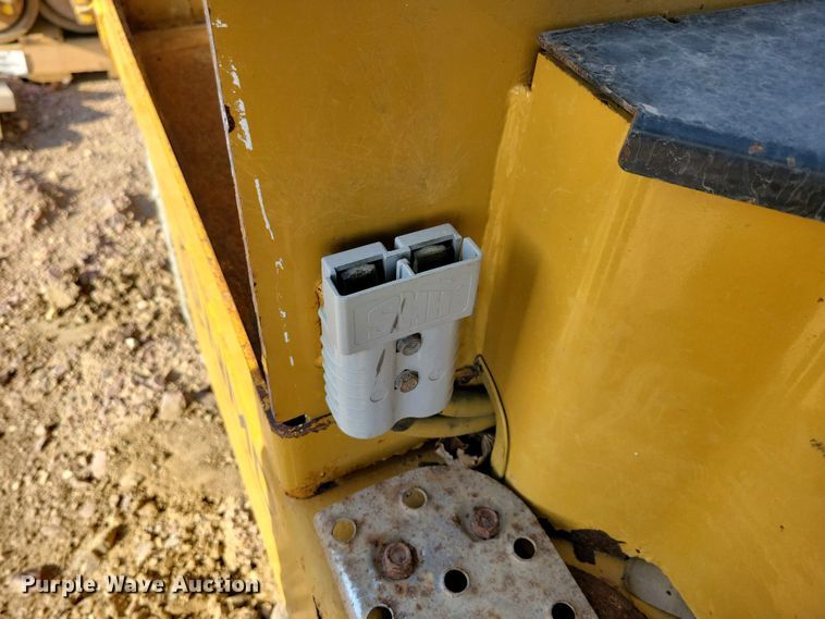 image for item EA2420 Caterpillar E5000-AC forklift