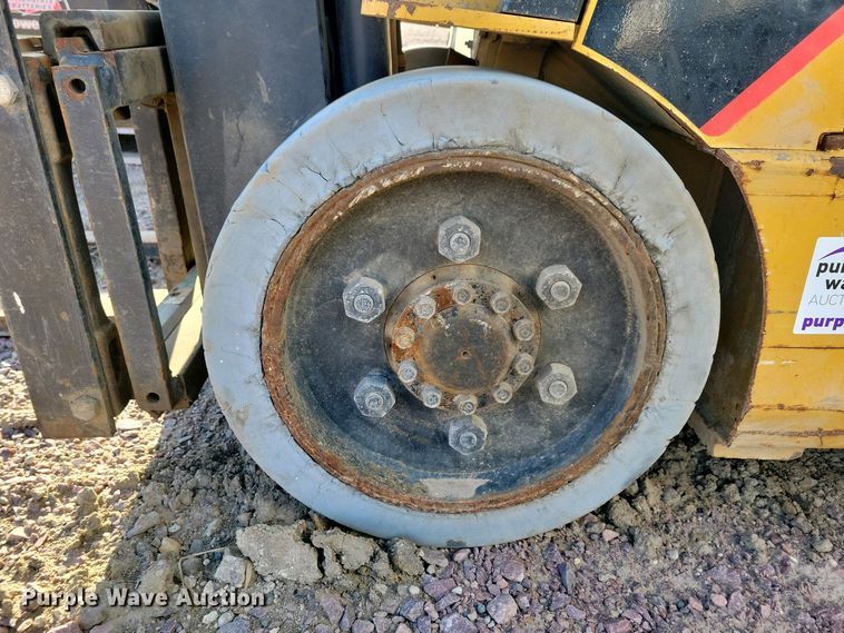 image for item EA2420 Caterpillar E5000-AC forklift