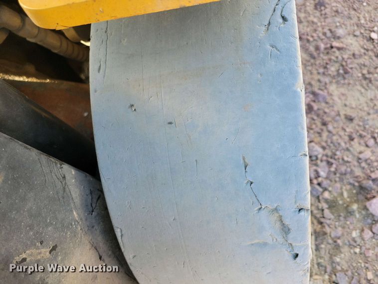 image for item EA2420 Caterpillar E5000-AC forklift