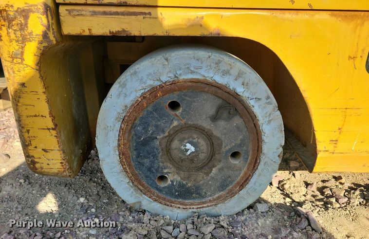 image for item EA2420 Caterpillar E5000-AC forklift