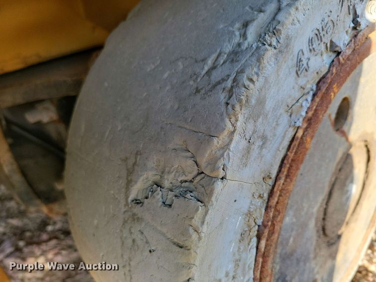 image for item EA2420 Caterpillar E5000-AC forklift