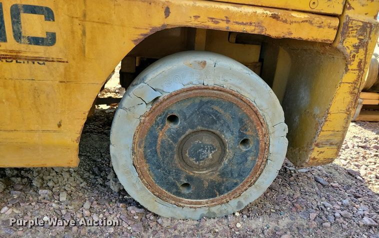 image for item EA2420 Caterpillar E5000-AC forklift