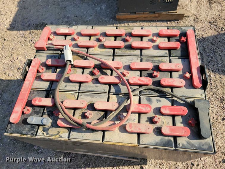 image for item EA2420 Caterpillar E5000-AC forklift