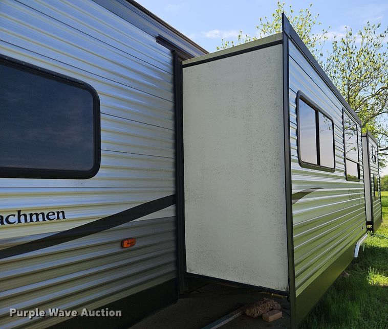 image for item EB7999 2017 Coachman Catalina 321BHDS CK camper