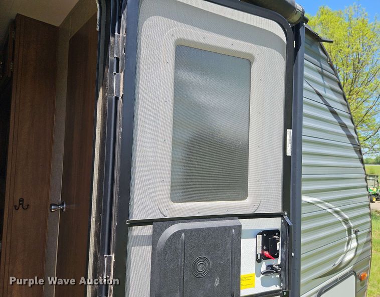 image for item EB7999 2017 Coachman Catalina 321BHDS CK camper