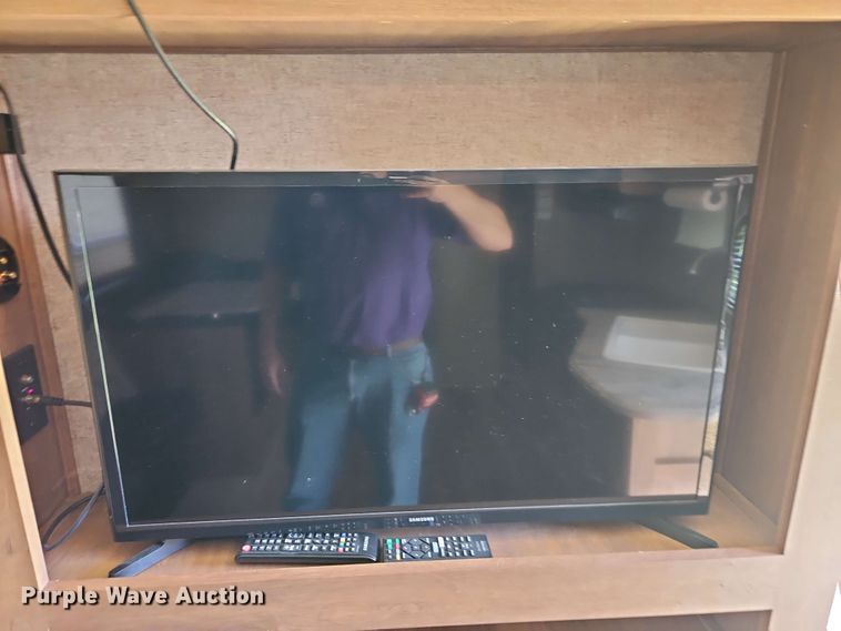 image for item EB7999 2017 Coachman Catalina 321BHDS CK camper