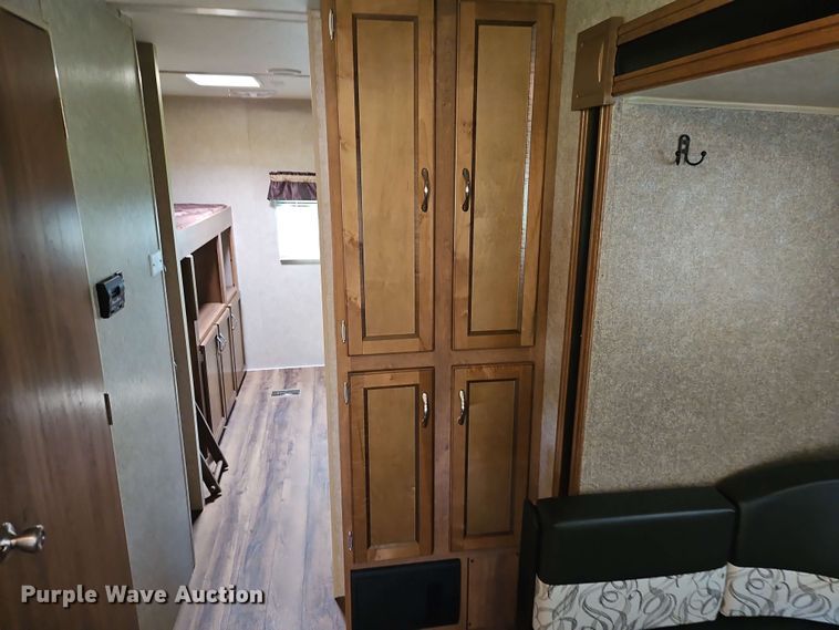 image for item EB7999 2017 Coachman Catalina 321BHDS CK camper