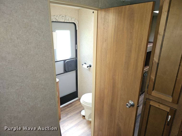 image for item EB7999 2017 Coachman Catalina 321BHDS CK camper