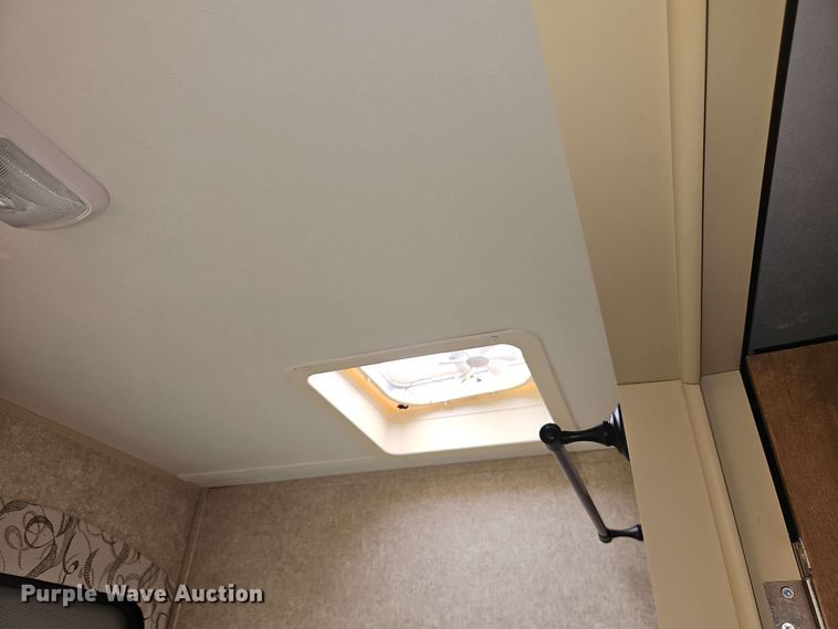 image for item EB7999 2017 Coachman Catalina 321BHDS CK camper