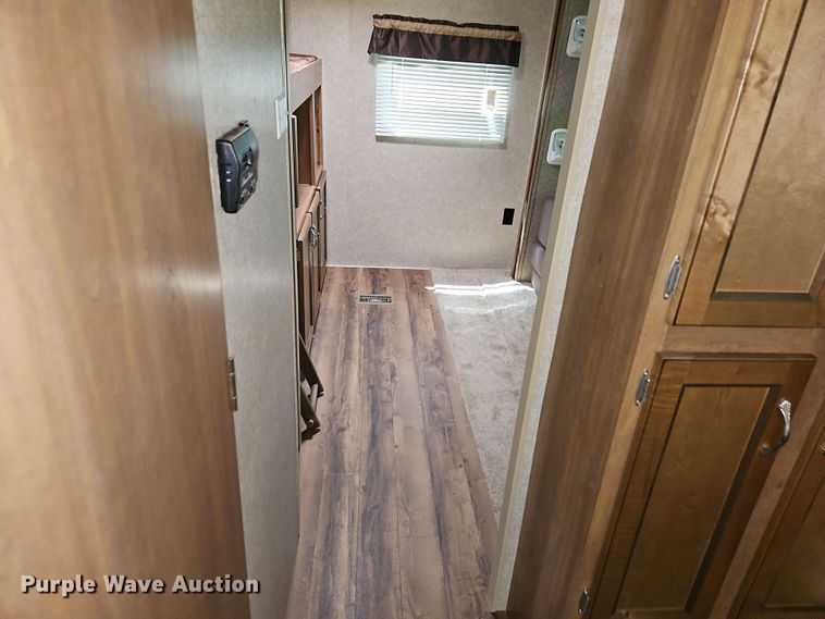 image for item EB7999 2017 Coachman Catalina 321BHDS CK camper