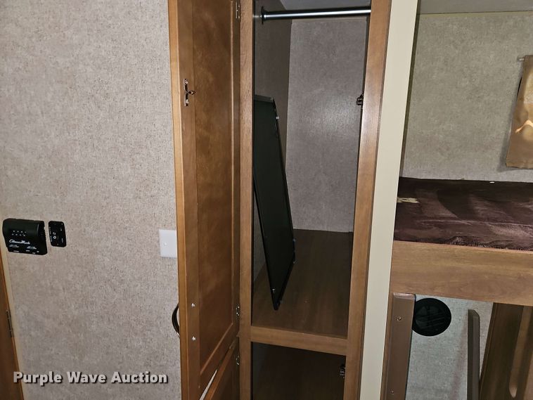 image for item EB7999 2017 Coachman Catalina 321BHDS CK camper