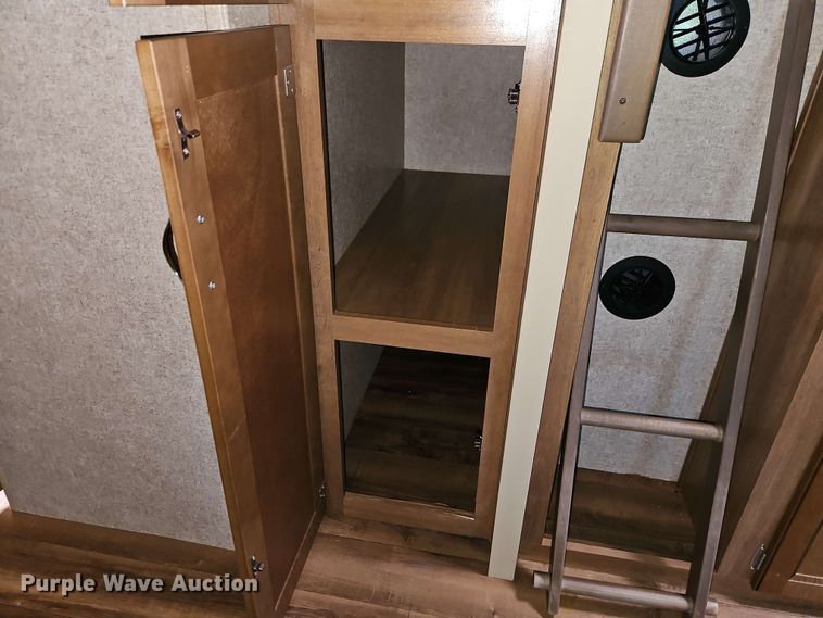 image for item EB7999 2017 Coachman Catalina 321BHDS CK camper