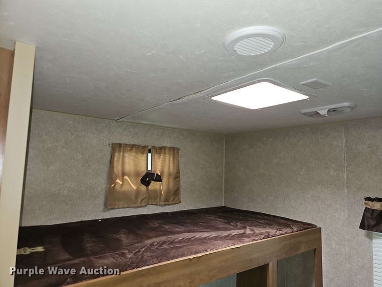 image for item EB7999 2017 Coachman Catalina 321BHDS CK camper