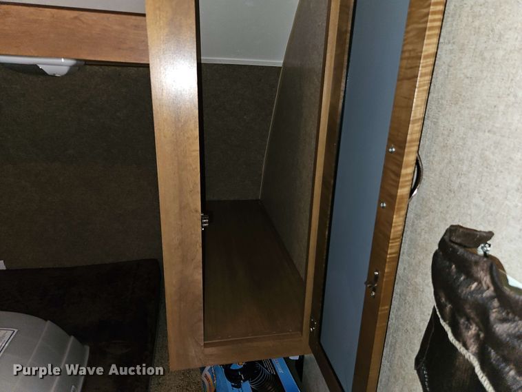 image for item EB7999 2017 Coachman Catalina 321BHDS CK camper