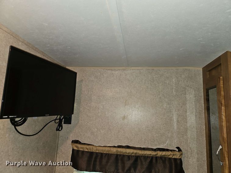 image for item EB7999 2017 Coachman Catalina 321BHDS CK camper