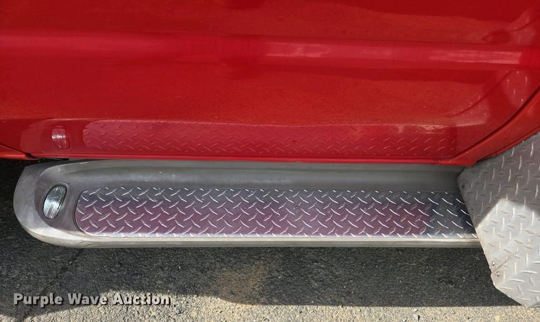 image for item EC0951 2005 Ford E450 Super Duty ambulance