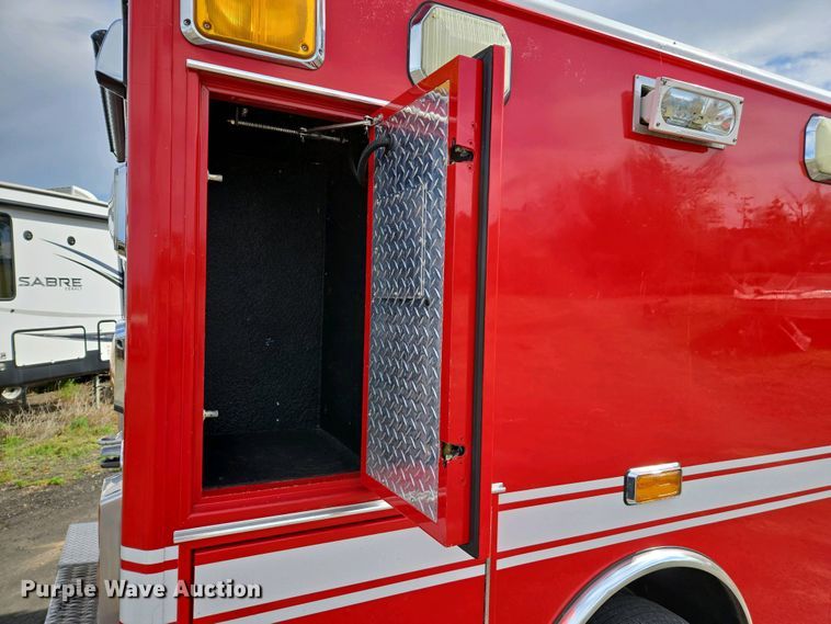image for item EC0951 2005 Ford E450 Super Duty ambulance