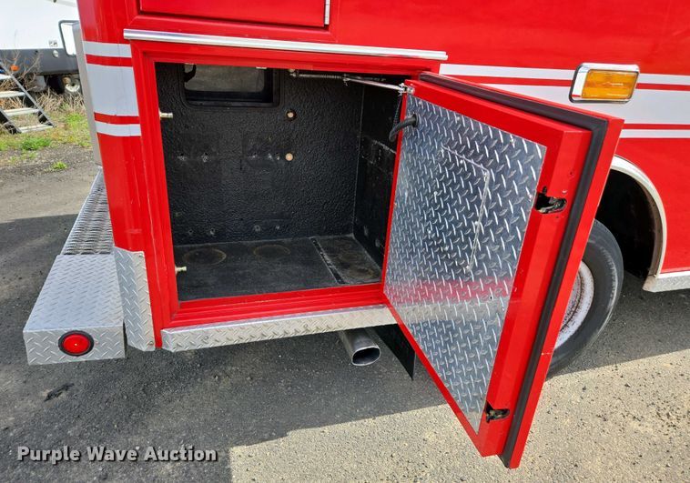image for item EC0951 2005 Ford E450 Super Duty ambulance