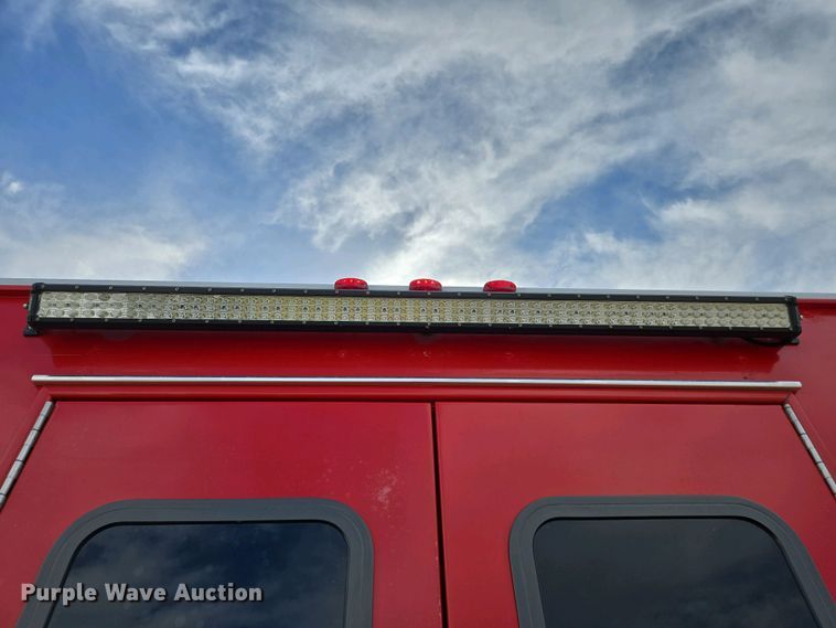 image for item EC0951 2005 Ford E450 Super Duty ambulance