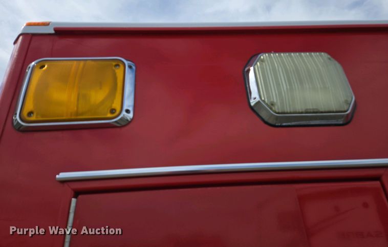 image for item EC0951 2005 Ford E450 Super Duty ambulance