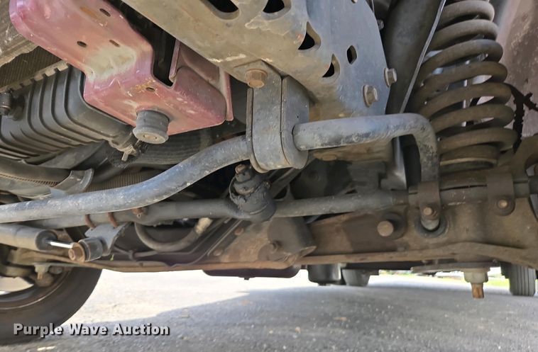 image for item EC0951 2005 Ford E450 Super Duty ambulance