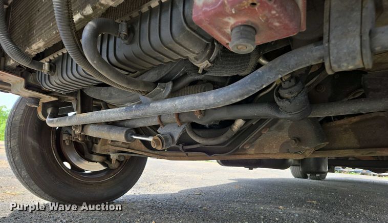 image for item EC0951 2005 Ford E450 Super Duty ambulance