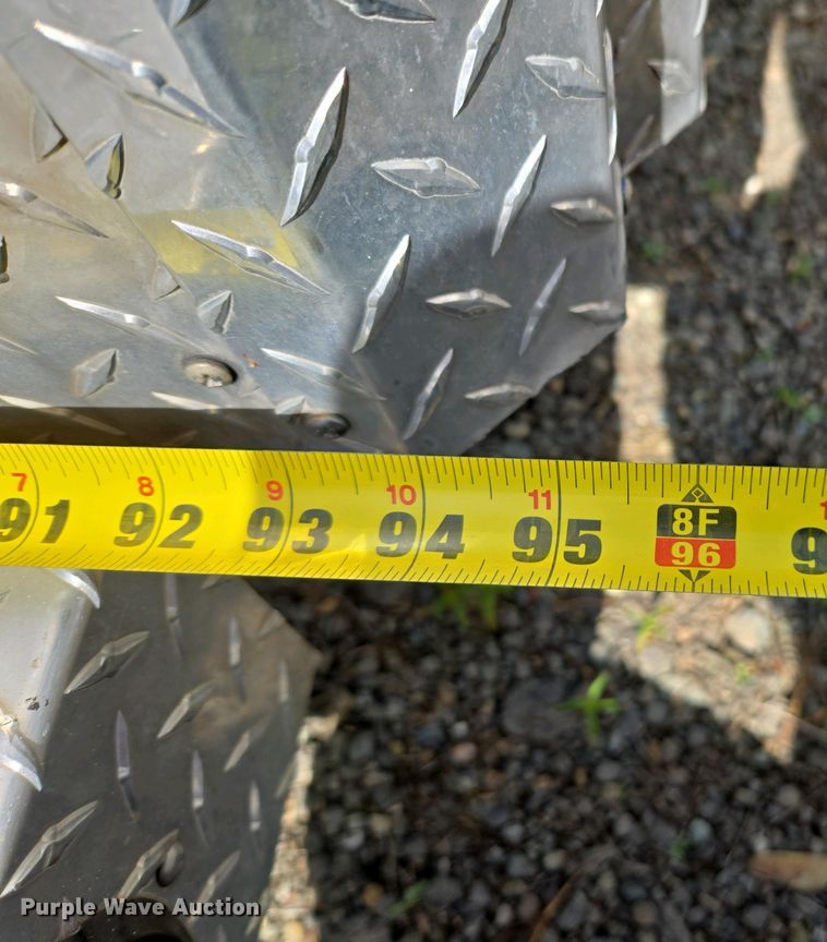 image for item EC0951 2005 Ford E450 Super Duty ambulance