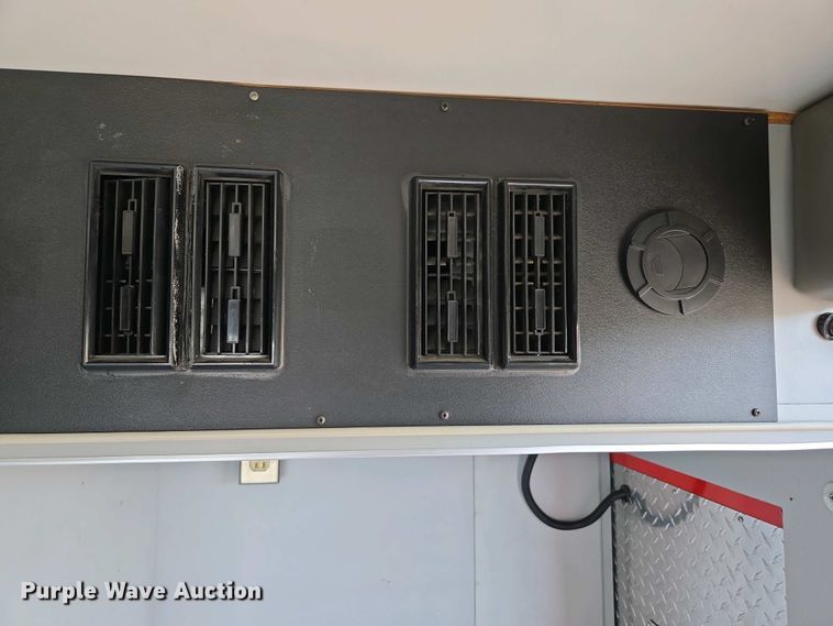 image for item EC0951 2005 Ford E450 Super Duty ambulance