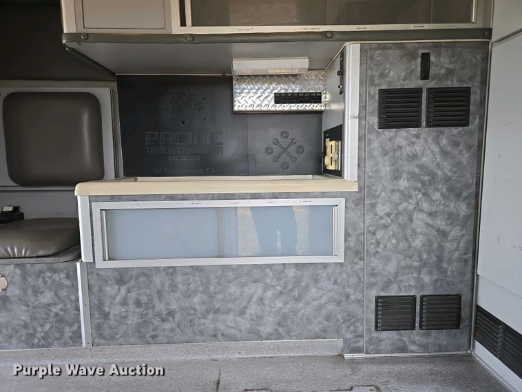 image for item EC0951 2005 Ford E450 Super Duty ambulance