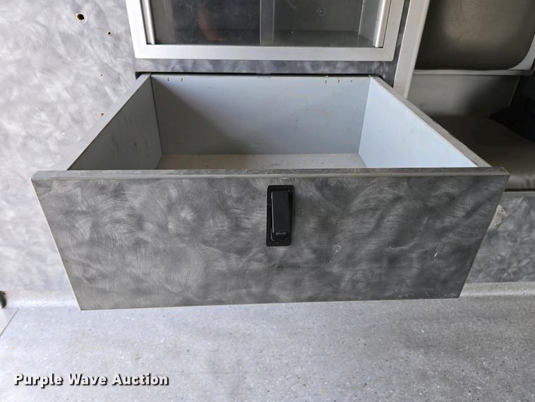 image for item EC0951 2005 Ford E450 Super Duty ambulance