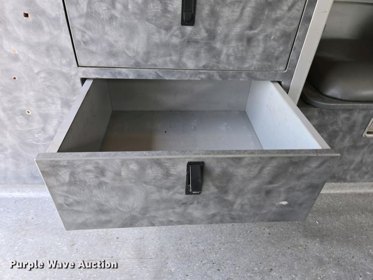 image for item EC0951 2005 Ford E450 Super Duty ambulance