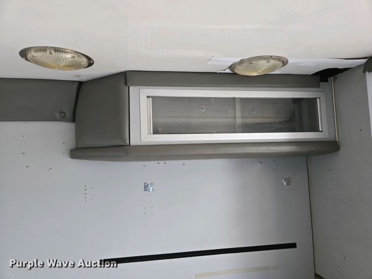 image for item EC0951 2005 Ford E450 Super Duty ambulance