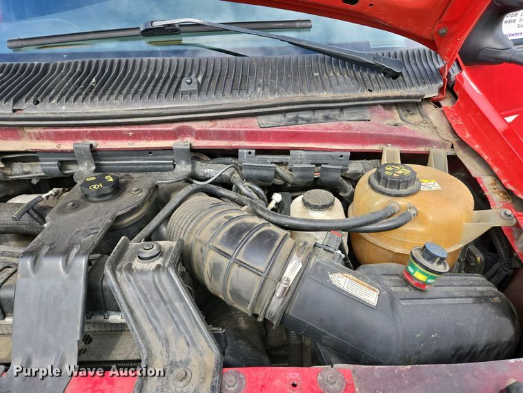 image for item EC0951 2005 Ford E450 Super Duty ambulance