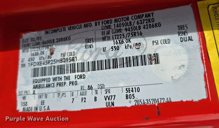 image for item EC0951 2005 Ford E450 Super Duty ambulance