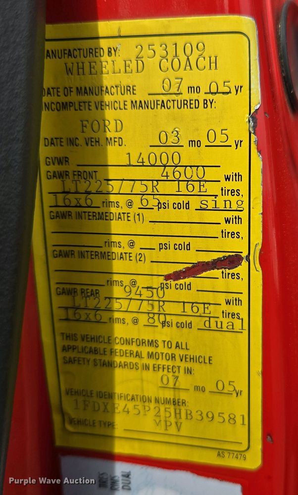 image for item EC0951 2005 Ford E450 Super Duty ambulance