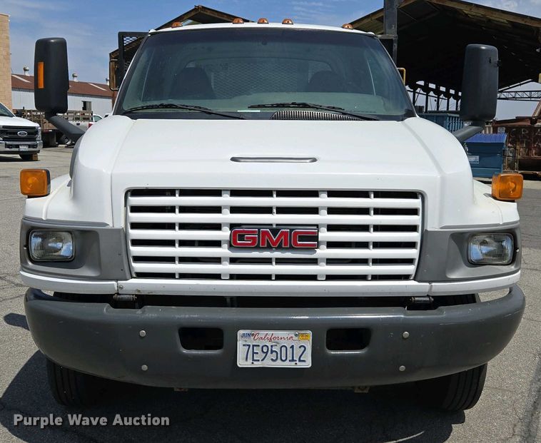 image for item EC0957 2003 GMC 5500 flatbed truck