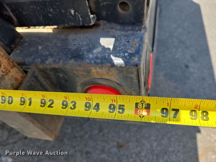 image for item EC0957 2003 GMC 5500 flatbed truck