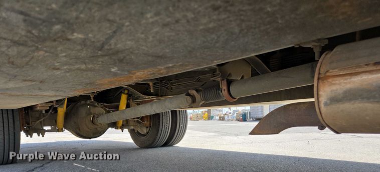 image for item EC0957 2003 GMC 5500 flatbed truck