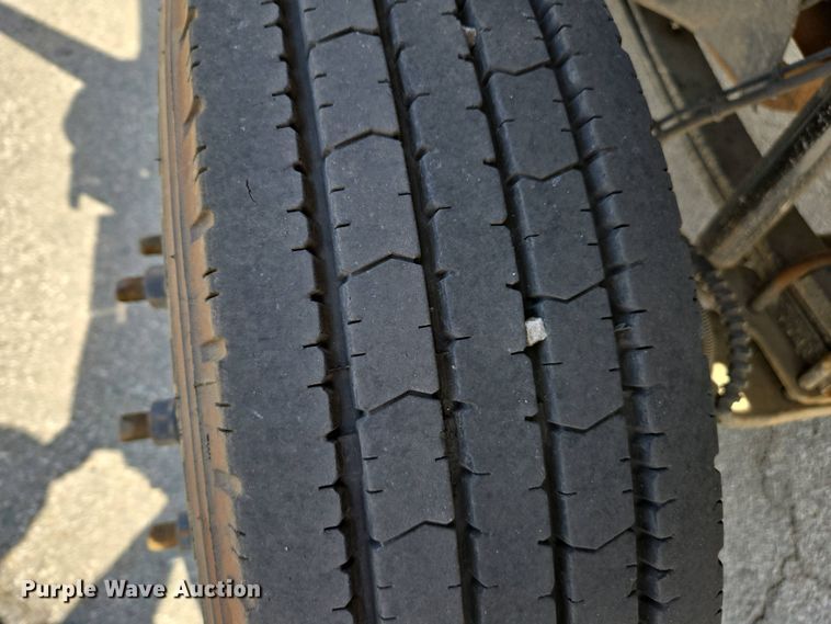 image for item EC0957 2003 GMC 5500 flatbed truck