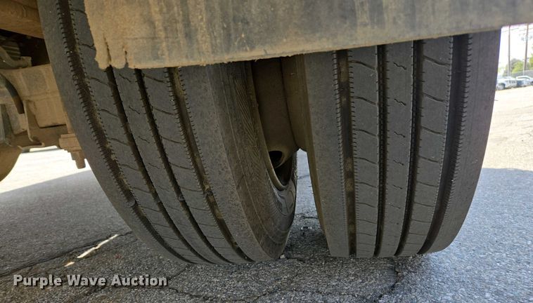 image for item EC0957 2003 GMC 5500 flatbed truck