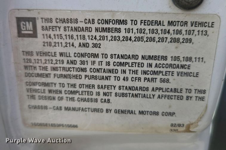 image for item EC0957 2003 GMC 5500 flatbed truck