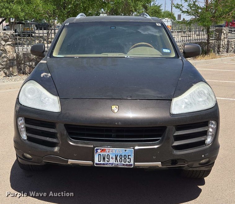 image for item EC1014 2010 Porsche Cayenne SUV