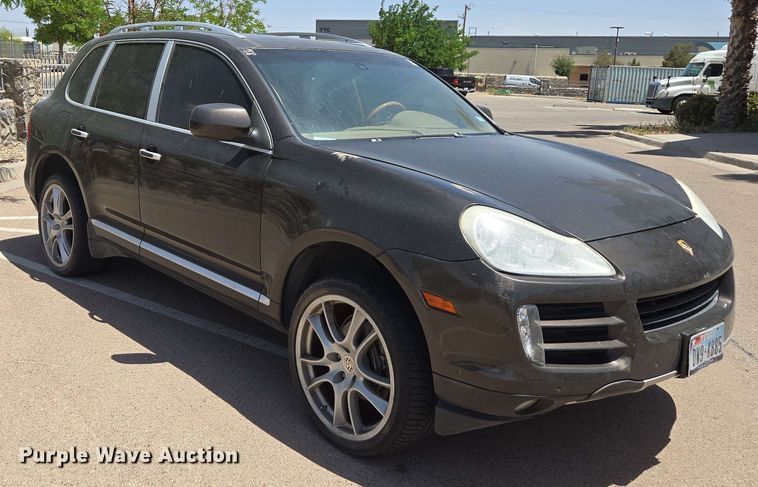 image for item EC1014 2010 Porsche Cayenne SUV