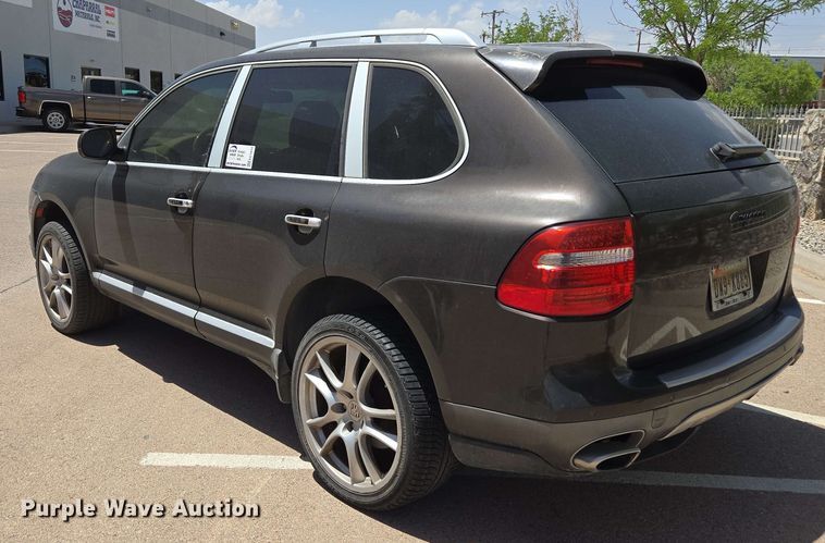 image for item EC1014 2010 Porsche Cayenne SUV