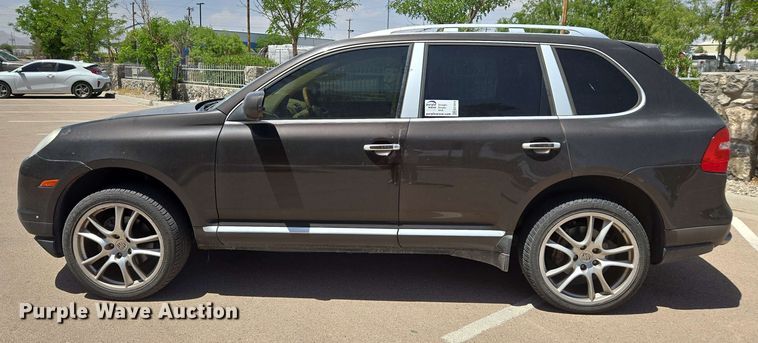 image for item EC1014 2010 Porsche Cayenne SUV