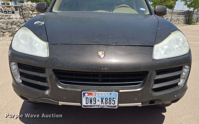 image for item EC1014 2010 Porsche Cayenne SUV