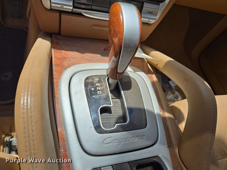 image for item EC1014 2010 Porsche Cayenne SUV