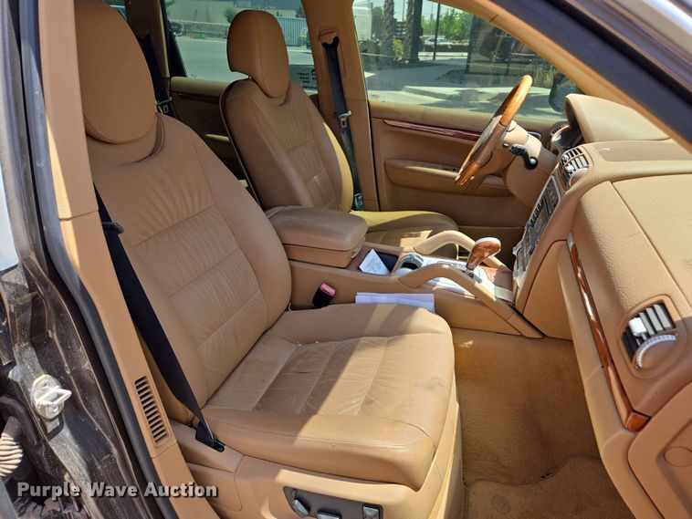 image for item EC1014 2010 Porsche Cayenne SUV